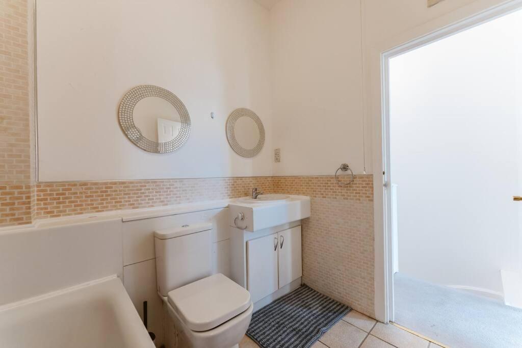 Up To 4 People, Room In A Share House Next To London Bridge Kültér fotó